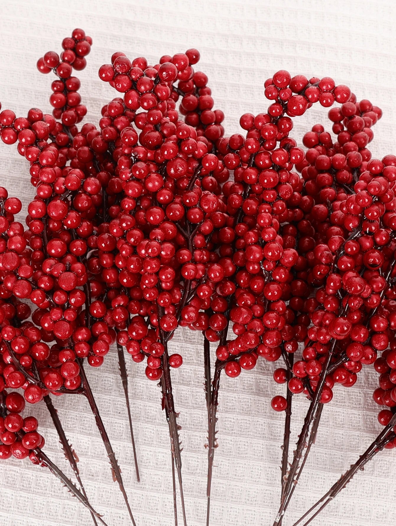 Berry Artificial Flower Fruit Red Berry Simulation Cherry Stamen Berries for Home Christmas Decoration DIY Gift Wreath Wholesale