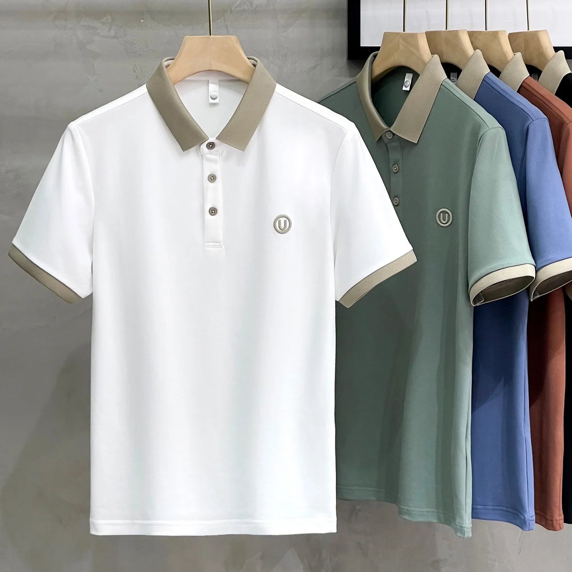 Ice silk short-sleeved T-shirt for men, new summer high-end embroidered luxurious silky quick-dry breathable polo shirt.