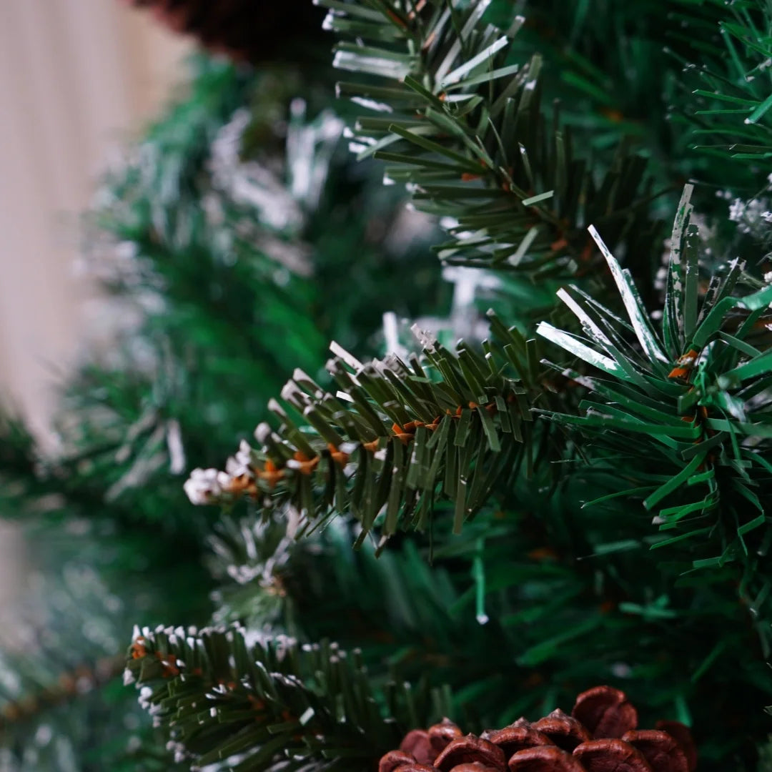 180cm Best artificial christmas trees 6ft Pre-Lit Artificial Spruce Christmas Tree with Large Pinecones, Red Berries