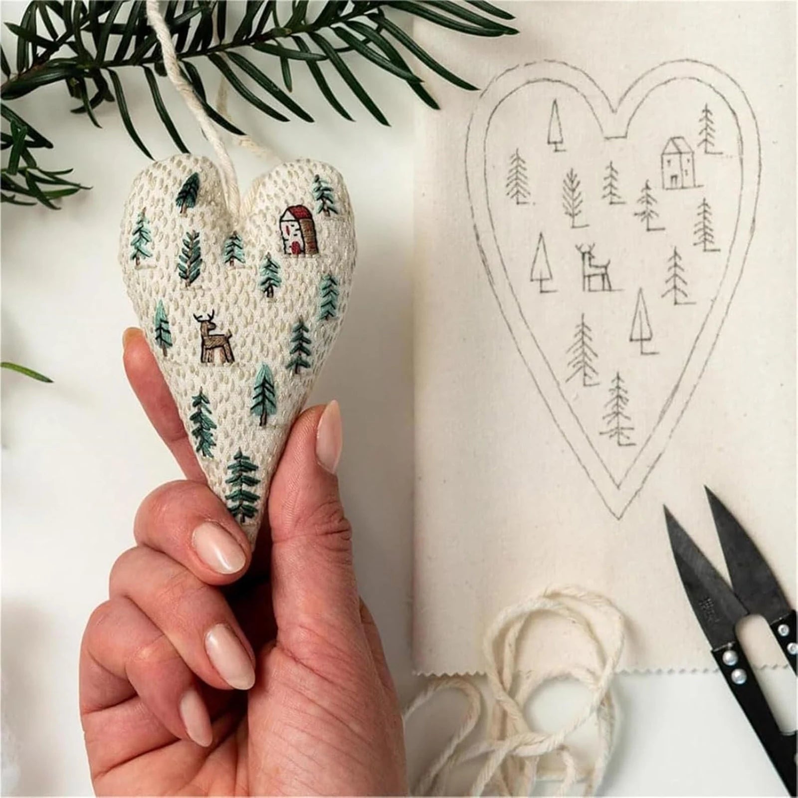 New Embroidery Christmas Ornament Kits Xmas Tree DIY Heart Embroidery Christmas Decoration Heart Cross Stitch Kit with Needles