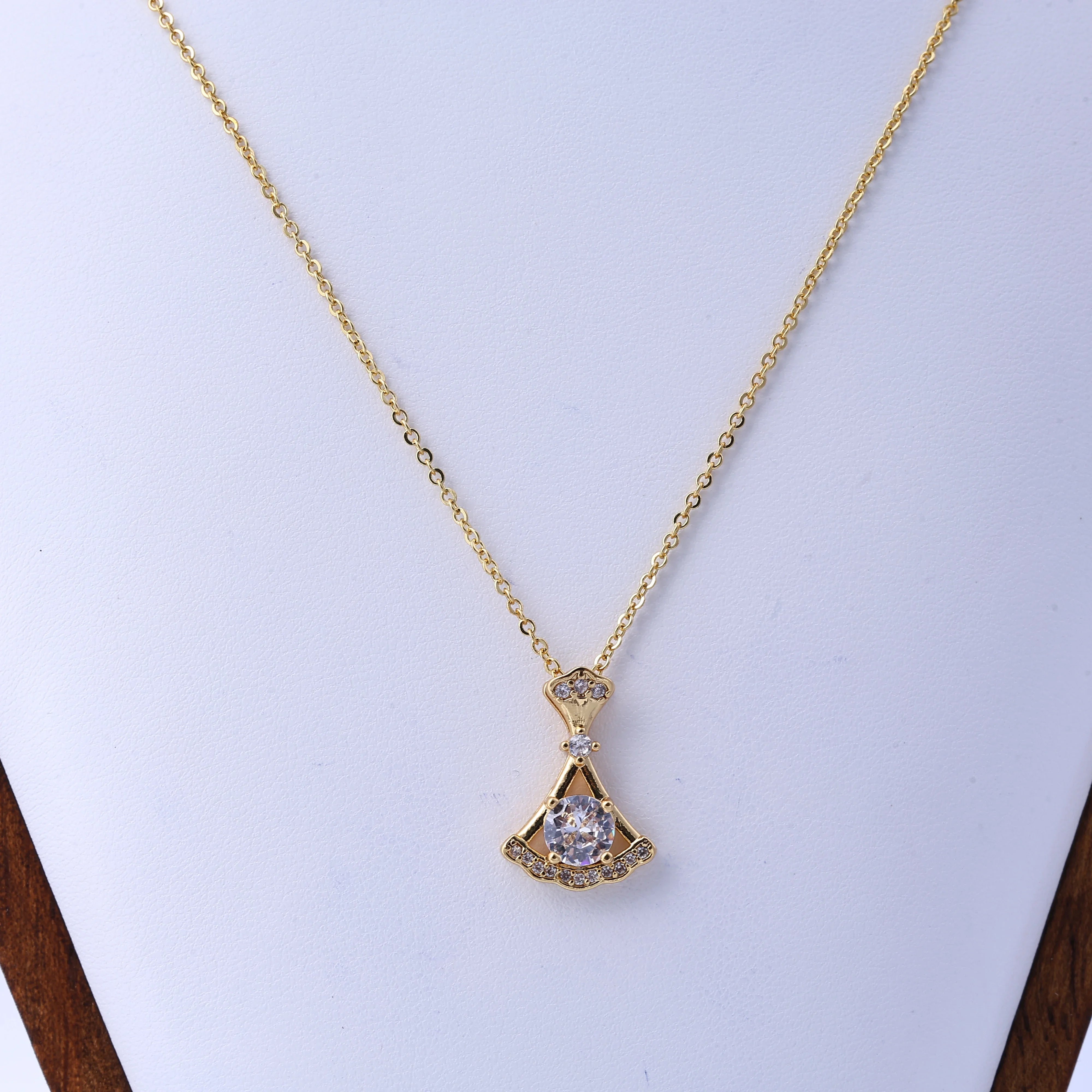 The new titanium steel necklace does not fade, women's summer sense of luxury, niche Internet celebrity pendant, versatile, ligh - You Offer