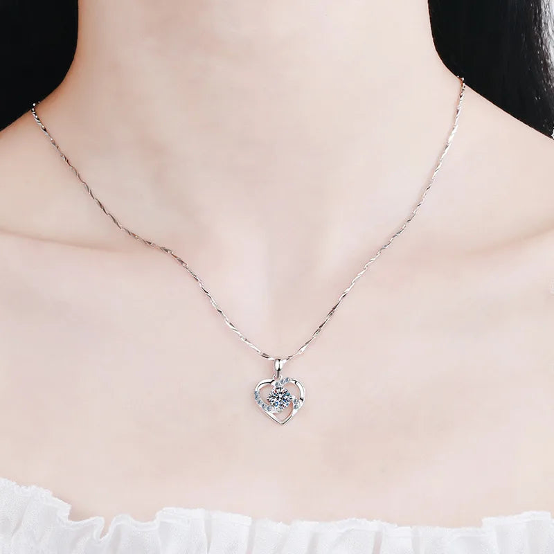 PT950 Heart-Shaped Lady Pendant Necklace with Moissanite Diamond Short Section Lockbone Chain Female Jewelry Accessory - You Offer