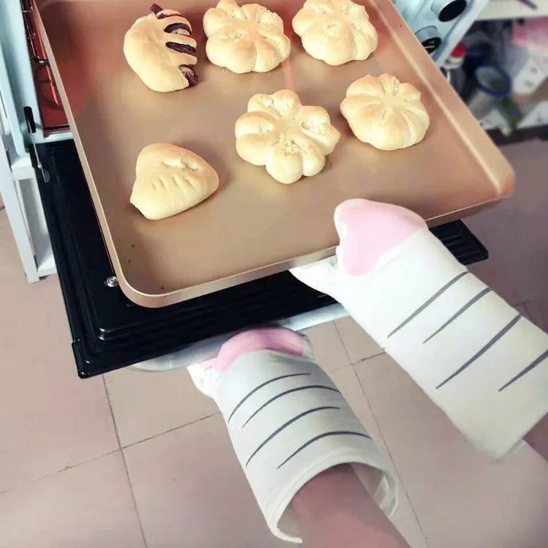 1 Pair Cat paw insulated gloves Cute Cat Claw Oven Gloves  Microwave oven heat-resistant baking gloves Kitchen supplies