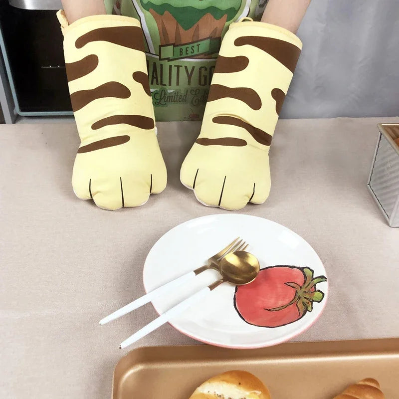 1 Pair Cat paw insulated gloves Cute Cat Claw Oven Gloves  Microwave oven heat-resistant baking gloves Kitchen supplies