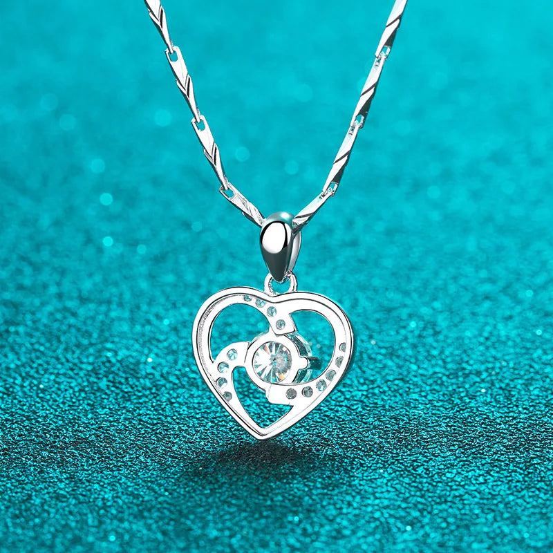PT950 Heart-Shaped Lady Pendant Necklace with Moissanite Diamond Short Section Lockbone Chain Female Jewelry Accessory - You Offer