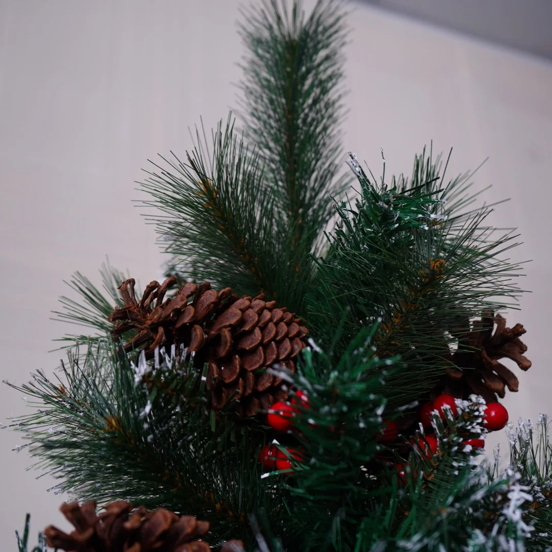180cm Best artificial christmas trees 6ft Pre-Lit Artificial Spruce Christmas Tree with Large Pinecones, Red Berries