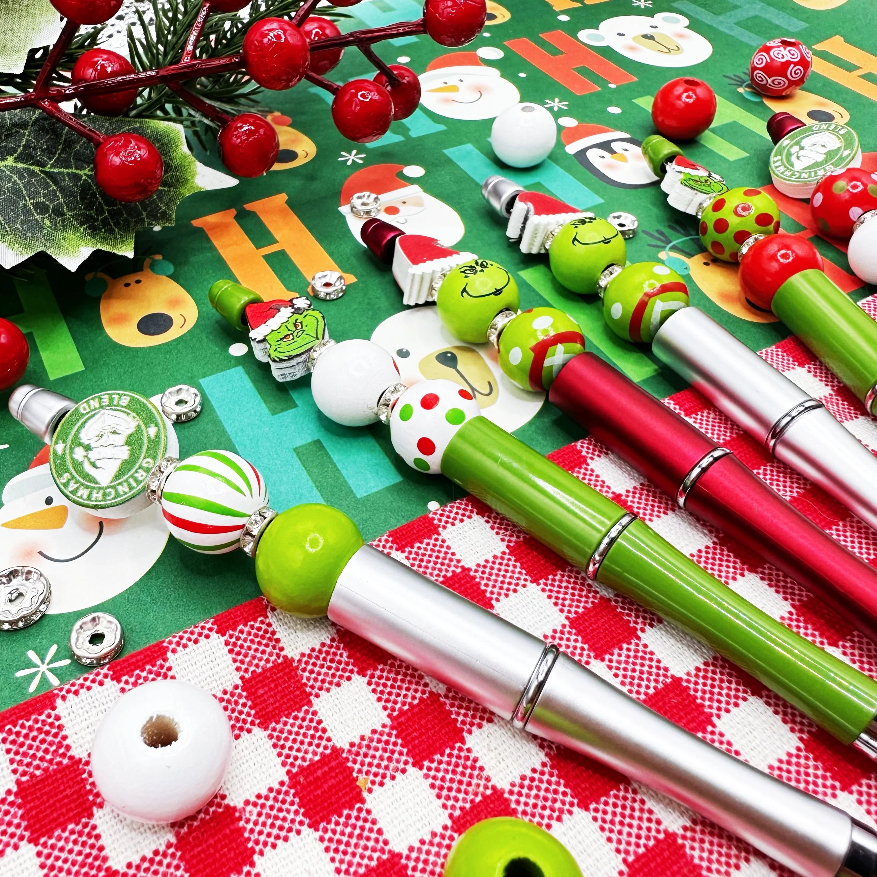 6PCS Christmas Grinch Theme Creative DIY Bead Pen Set, Office and Study Supplies Birthday Gift