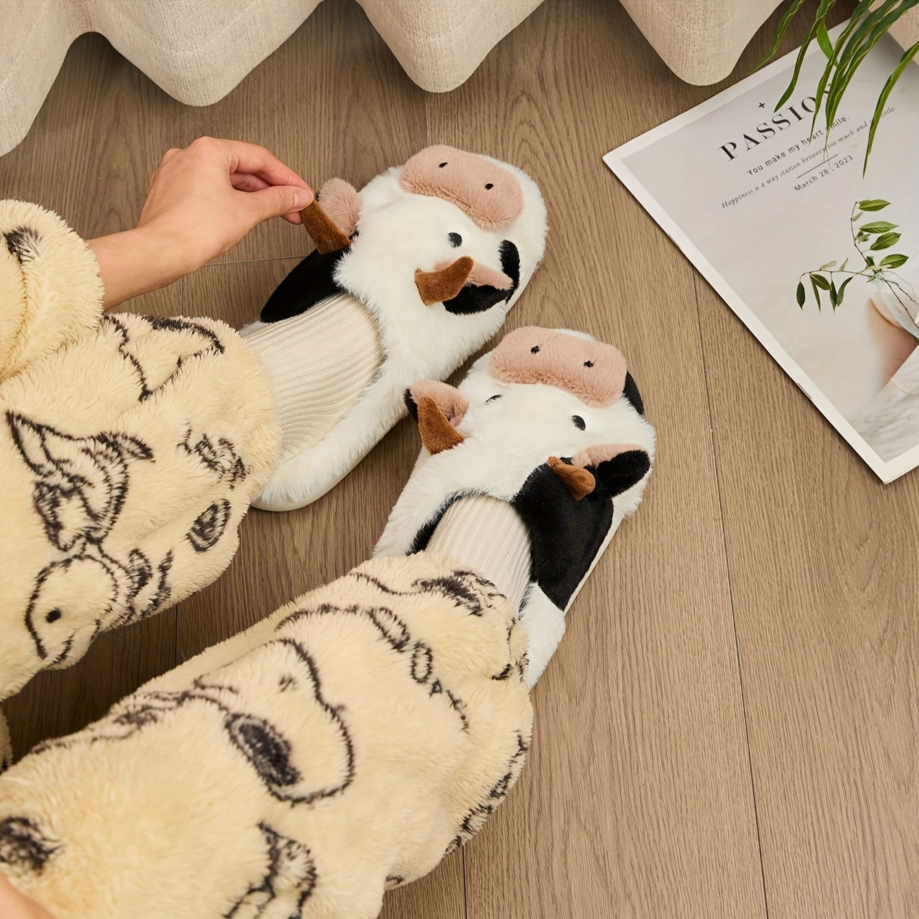 [Cozy Cow Plush Slippers] Warm Cozy Home Cute Cartoon Cow Plush Half-Wrap Slippers | Couple's Matching Thickened